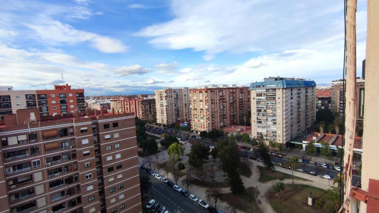 Habitacion Con Cama Individual, Piso Compartido En Avenida Blasco Ibanez Valencia Exterior photo